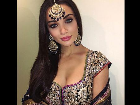 Jaw-dropping Pictures! Amy Jackson Attends A Lavish Wedding & Looks Royal Like Never Before!