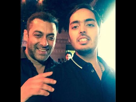 Salman Khan In Awe Of Anant Ambani, Also See Their Latest Selfie!