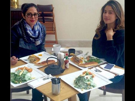 Just Wow! Jhanvi Kapoor Spotted On A Lunch Date With Sridevi, Looks Hotter Than Mom! (New Picture)