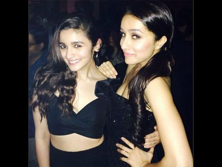 All Is Not Well Between Best Friends Alia Bhatt & Shraddha Kapoor, Is The Reason Sidharth Malhotra?
