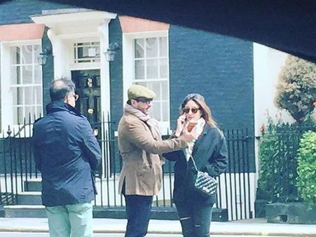 Holiday Diaries! Kareena Kapoor & Saif Ali Khan Spotted In London [Pictures]