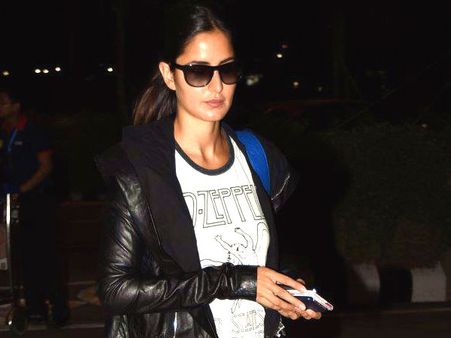 Katrina Kaif Steps Out Without Make-up And Yet Manages To Look So Hot (Airport Pictures)