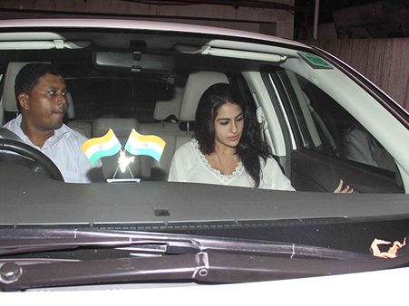 Latest Pictures! Saif's Daughter Sara Ali Khan Spotted In Mumbai, Looks Stunning Without Make-up