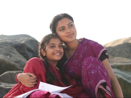 'Amma Kanakku' Movie Review & Rating: Ashwini Makes A Fair Debut