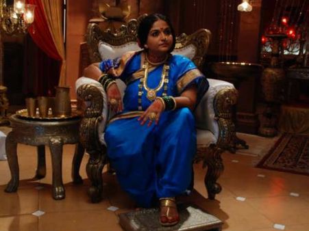 Shocking! Kumudini Aka Indira Krishnan To Quit Krishnadasi!