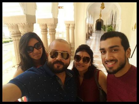 In Pics! Jayaram & Family On Holiday Mode!