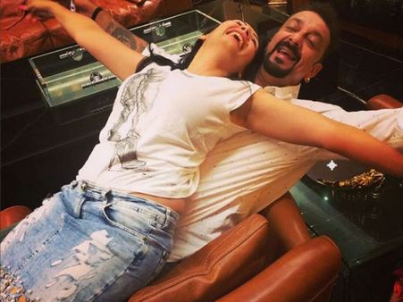 Sanjay Dutt Dances & Romances With His Wife In This Sweet Video!