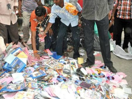 FIGHT AGAINST PIRACY: Tollywood Will Be Indebted To Telangana Government, Say T Celebs.