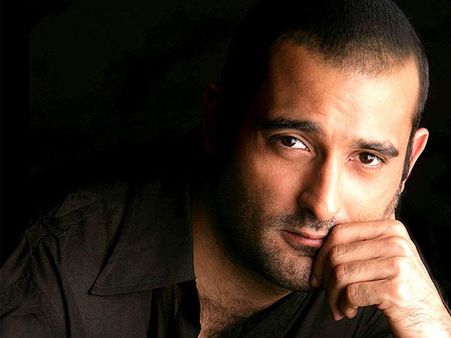 The Thought Of Giving Up My Space For Anyone Is Frightening: Akshaye Khanna