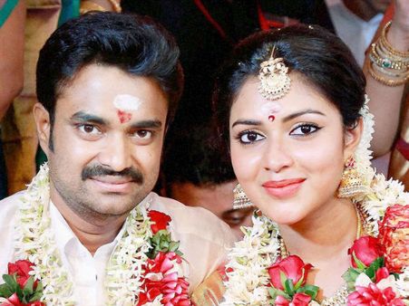 SHOCKING! Amala Paul's Friend Slams AL Vijay's Family