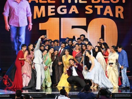 Megastar Chiranjeevi Gets A Special Honour At SIIMA 2016