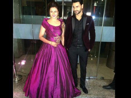 FRESH PICTURES: Newly-Weds Divyanka Tripathi & Vivek Dahiya At Their Reception Party In Mumbai