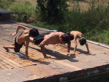 Pictutes! Hrithik Roshan Does Push Ups With His Son Hrehaan & Hridhaan