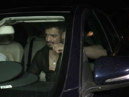Oops! Karan Patel Snubs Media At Divyanka Tripathi and Vivek Dahiya’s Reception Party!