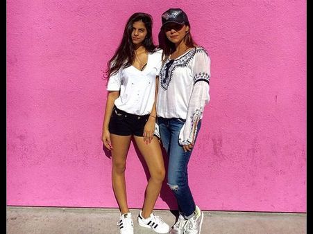 Sorry Gauri Khan! Suhana Khan Stole The Limelight From You; She Looks Super Hot In This Picture!