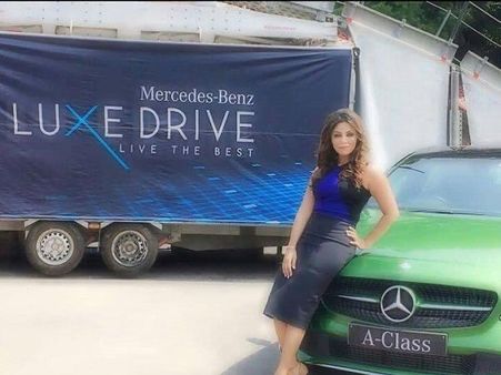 Latest Picture: Shahrukh Khan's Wife Gauri Khan Spotted At An Event; Looks Damn Beautiful!