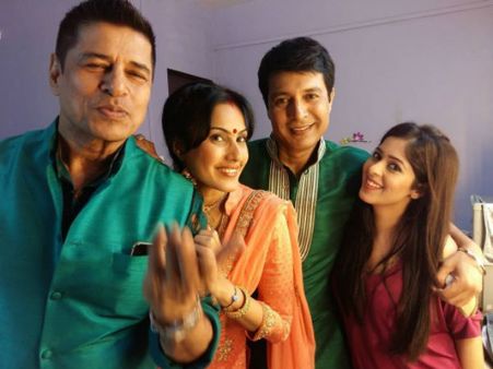 Kamya Punjabi Celebrates Her Birthday On The Sets Of Shakti!