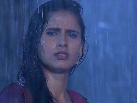 Kasam Spoiler: Will Rishi Recognise That Tanuja Is His Beloved Tanu? [PICS]