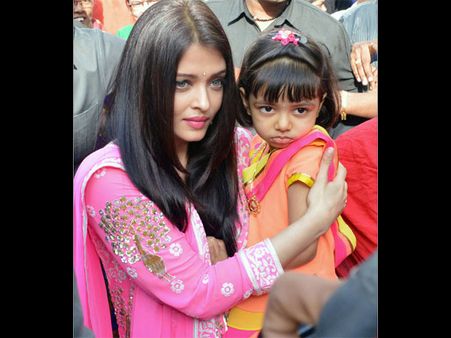 Amazing! You Won't Believe How Aishwarya Rai's Cutie Aaradhya Bachchan Celebrates Ganesh Chaturthi!