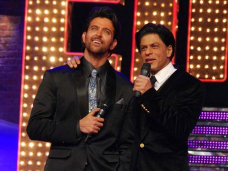 No Clash Of The Titans: Hrithik Roshan & Shahrukh Khan's Film Will Not Clash In 2018!