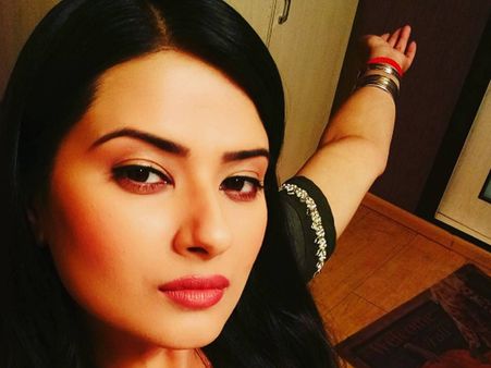Is Kratika Sengar, The New Tantrum Queen In Town? Here's What The Actress Has To Say...