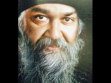 Social Media Goes Gaga Over Mohanlal's New Look!