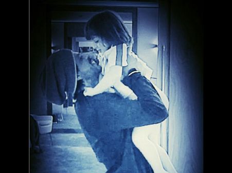 Too Cute To Handle! Shahrukh Khan Posts An Adorable Picture Of Himself With AbRam!