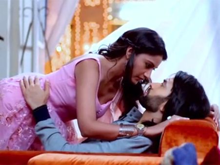Ishqbaaz Spoiler: Who Will Play A Spoilsport In Shivaay & Anika's Love Story, Tia Or Mallika? [PICS]