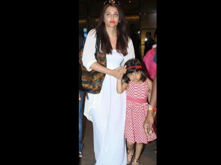 Oh No! Aaradhya Bachchan Looks So SCARED, Spotted With Aishwarya Rai Bachchan At The Mumbai Airport!