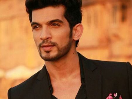 Arjun Bijlani Talks About His Chemistry With Co-Stars Drashti Dhami & Mouni Roy!