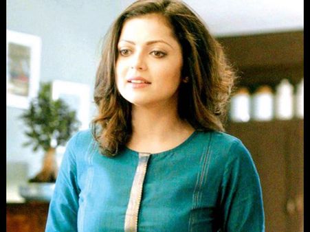 Drashti Dhami Is In Awe Of Her New Look For 'Pardes Mein Hai Mera Dil'!