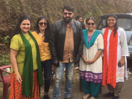 Mammootty's Click With Yesteryear Heroines Goes Viral!