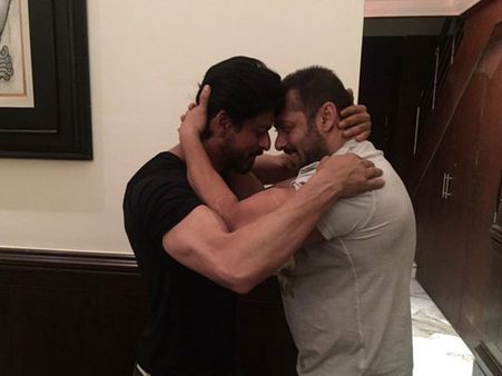 Bigg Boss 10 To Recreate Magic With Shahrukh Khan And Salman Khan On The Show!