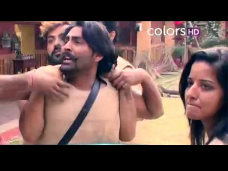 Bigg Boss 10: Manveer & Rohan Lock Horns In Aadi Manav Task[PICS]