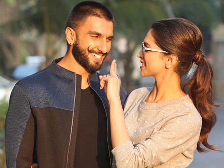 Sorry Folks! Deepika Padukone & Ranveer Singh Might Not Share Romantic Scenes In Padmavati