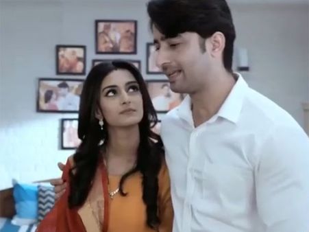 Kuch Rang Pyar Ke Aise Bhi Spoiler: Ishwari Ruins Dev & Sonakshi's Date Plans On His Birthday!