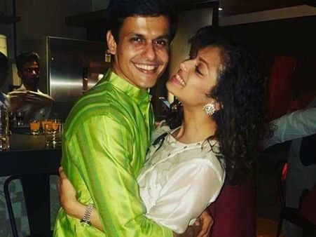 Watch Drashti Dhami & Hubby Neeraj Khemka's Adorable Countdown For Pardes Mein Hai Mera Dil!