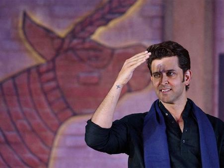I Salute Our Prime Minister Narendra Modi On Demonetisation: Hrithik Roshan!