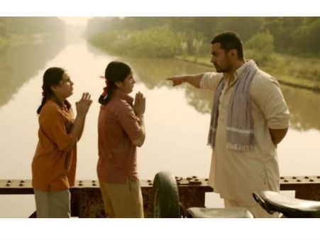 I Am Not A 'Haanikaarak Bapu' In Real Life! Says Aamir Khan!