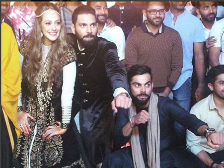 Pictures! Indian Cricket Team Attends Yuvraj Singh & Hazel Keech's Mehendi Ceremony