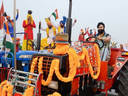 MSG's Upcoming Film 'Hind Ka Napak Ko Jawab' To Relive Uri Surgical Strikes!