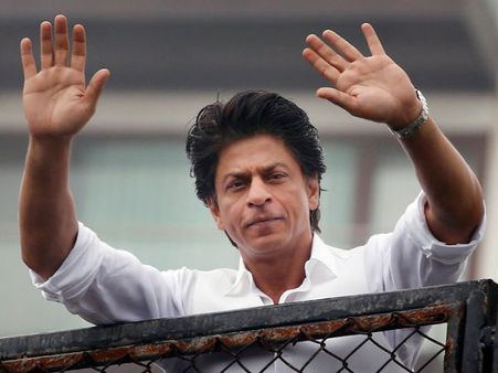 Shahrukh Khan Heads To Meerut For Aanand L Rai's Next!