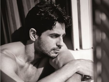 Now That's A Record! Sidharth Malhotra's Songs Cross 100 Million Views