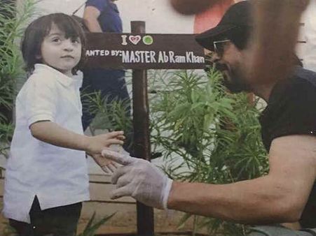 This Pic Of AbRam Planting A Tree With SRK Is The Cutest Thing You Will See On The Internet Today!