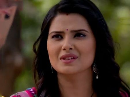 Kasam SPOILER: Rishi & Tanuja Fight The Goons; Malaika To Spoil Rishi & Tanuja's Honeymoon!
