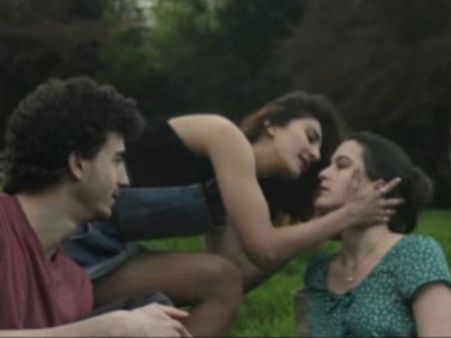 Vaani Kapor To Lip-lock With A Girl In Befikre?