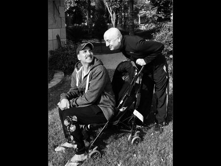 Akshay Kumar Thanks Anupam Kher For Baby Sitting Him