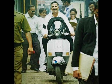 Jolly LLB 2: Akshay Kumar’s Happy Ride In This Still Has Got Us All The More Excited For The Trailer