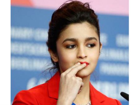 Alia Bhatt Is Confused About Aashiqui 3!