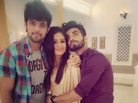 Kaisi Yeh Yaariyan’s Parth Samthaan Meets His Buddy Karan Jotwani On Suhani Si Ek Ladki Sets (PIC)